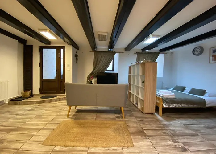 Piața Sfatului Brassai Plus - Annastasia's Studio